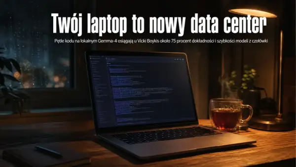 Laptop z kodem na ekranie, kubek gorącej herbaty i notatnik na biurku. Twój laptop to nowy data center, gotowy do pracy on premise.